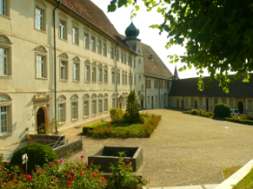 4. Pruntrut, Schloss, Innenhof, 2018-07-19.JPG
